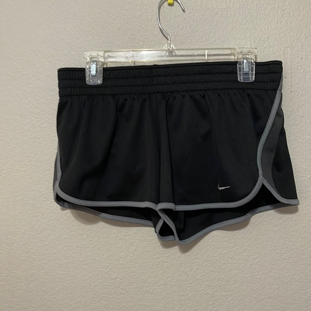 NIKE DRI FIT BLACK SHORTS